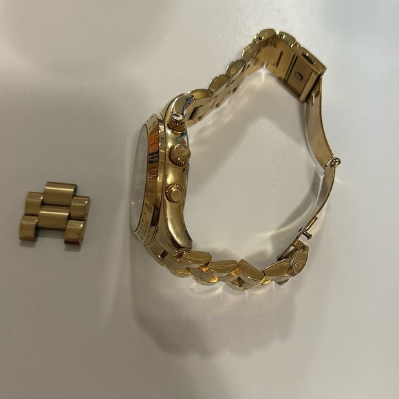 Michael Kors Layton Glitz Gold-Tone Crystal Dial Unisex Watch w/ Extra Links - Picture 9 of 9